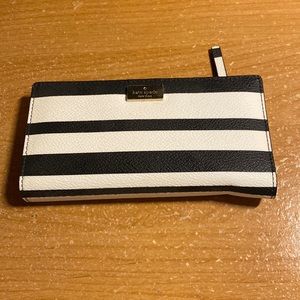 Kate Spade New York wallet. Never used.